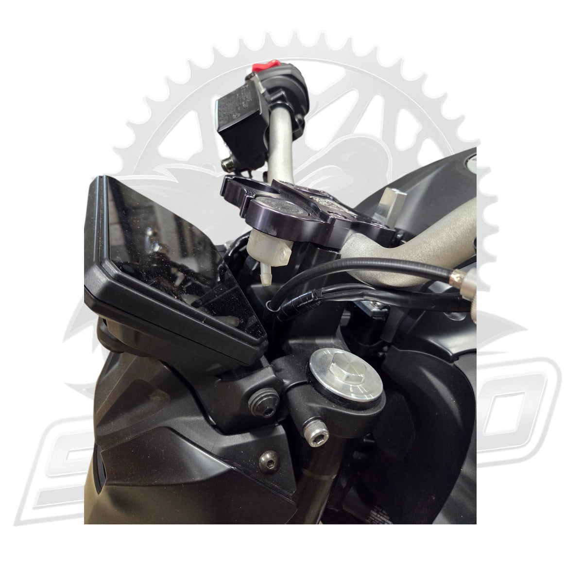 2025+ MT07 RISER CAP W/RESERVOIR MOUNTS